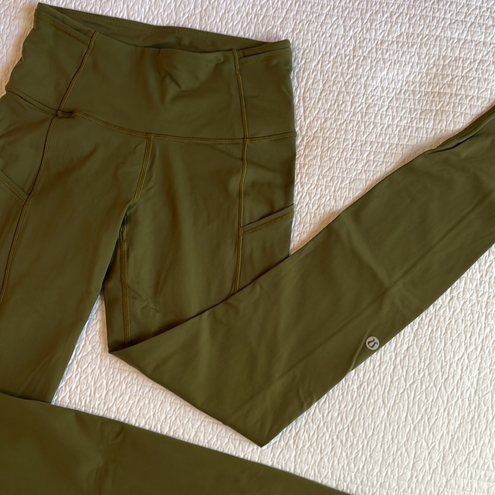 NWOT Fast and Free Leggings